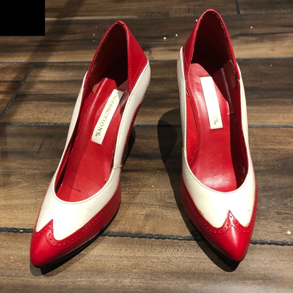 Vintage Red and White Wingtip Heels - Picture 1 of 5